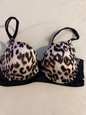 Victoria’s Secret Very Sexy Leopard Padded Print Push-Up Bra 36DD 3/$40